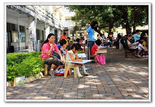 親子踴躍參加活動的盛況
